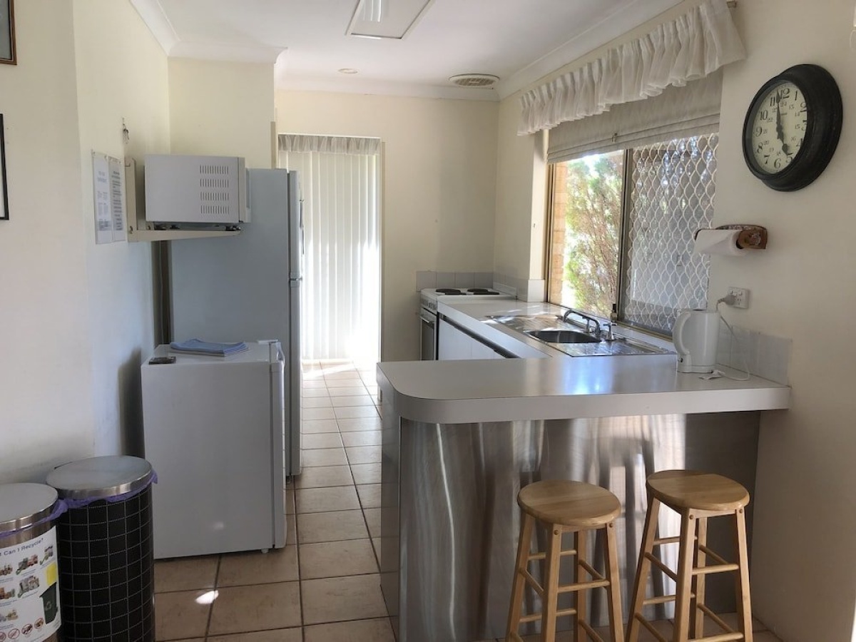 Camperdown 517 MIS Furnished Apartment