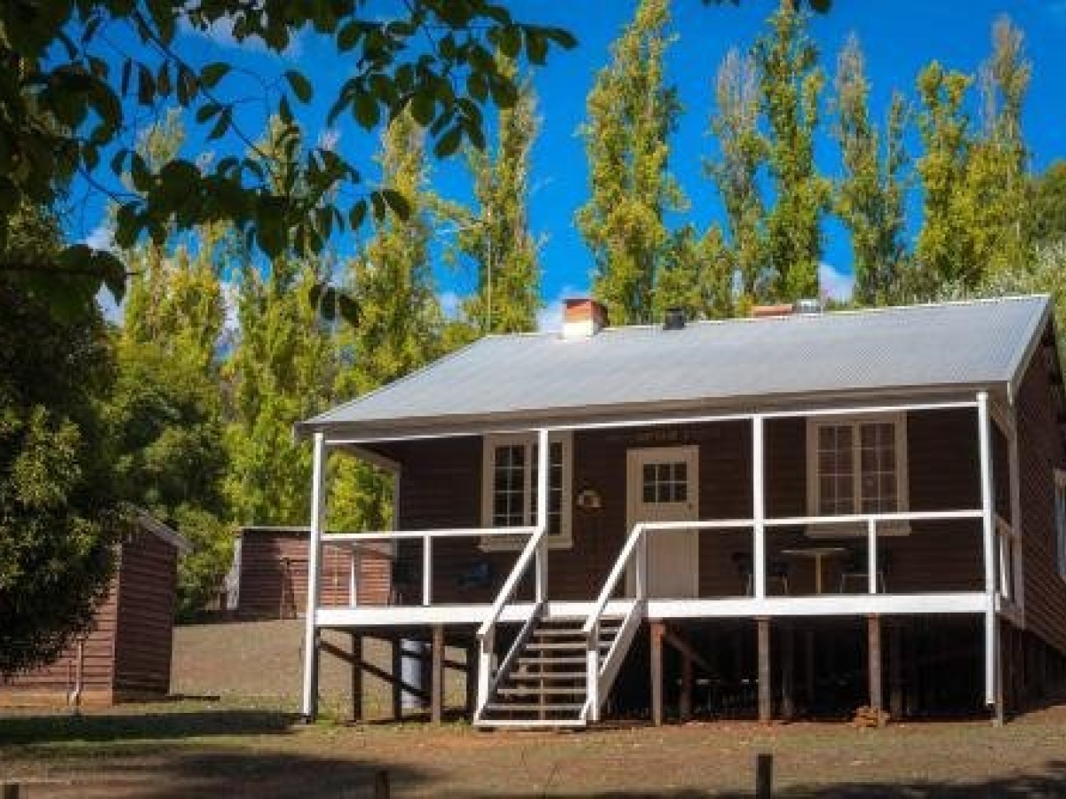 LeWana Cottages