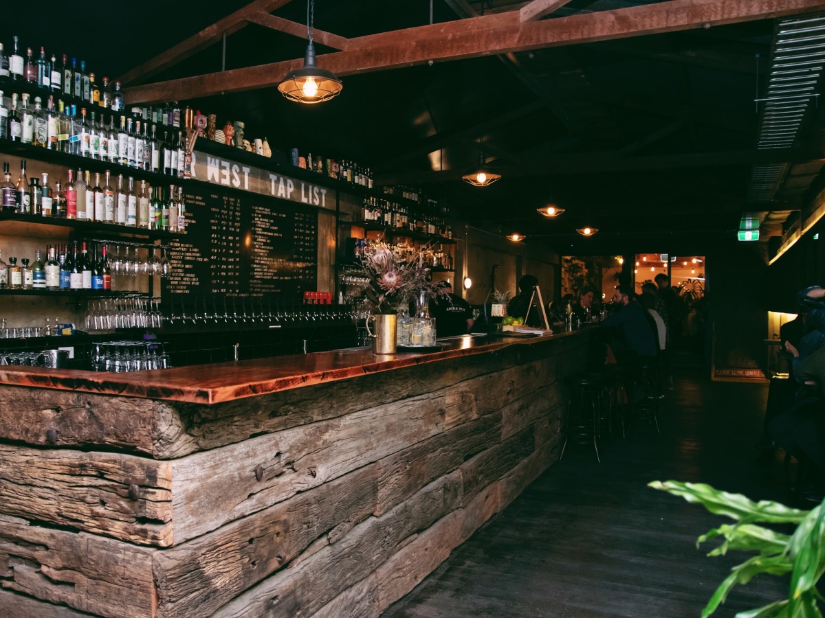 Mr West Bar & Bottle Shop