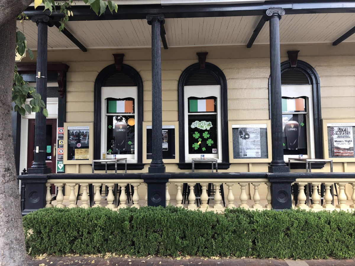Old Bank Restaurant & Bar
