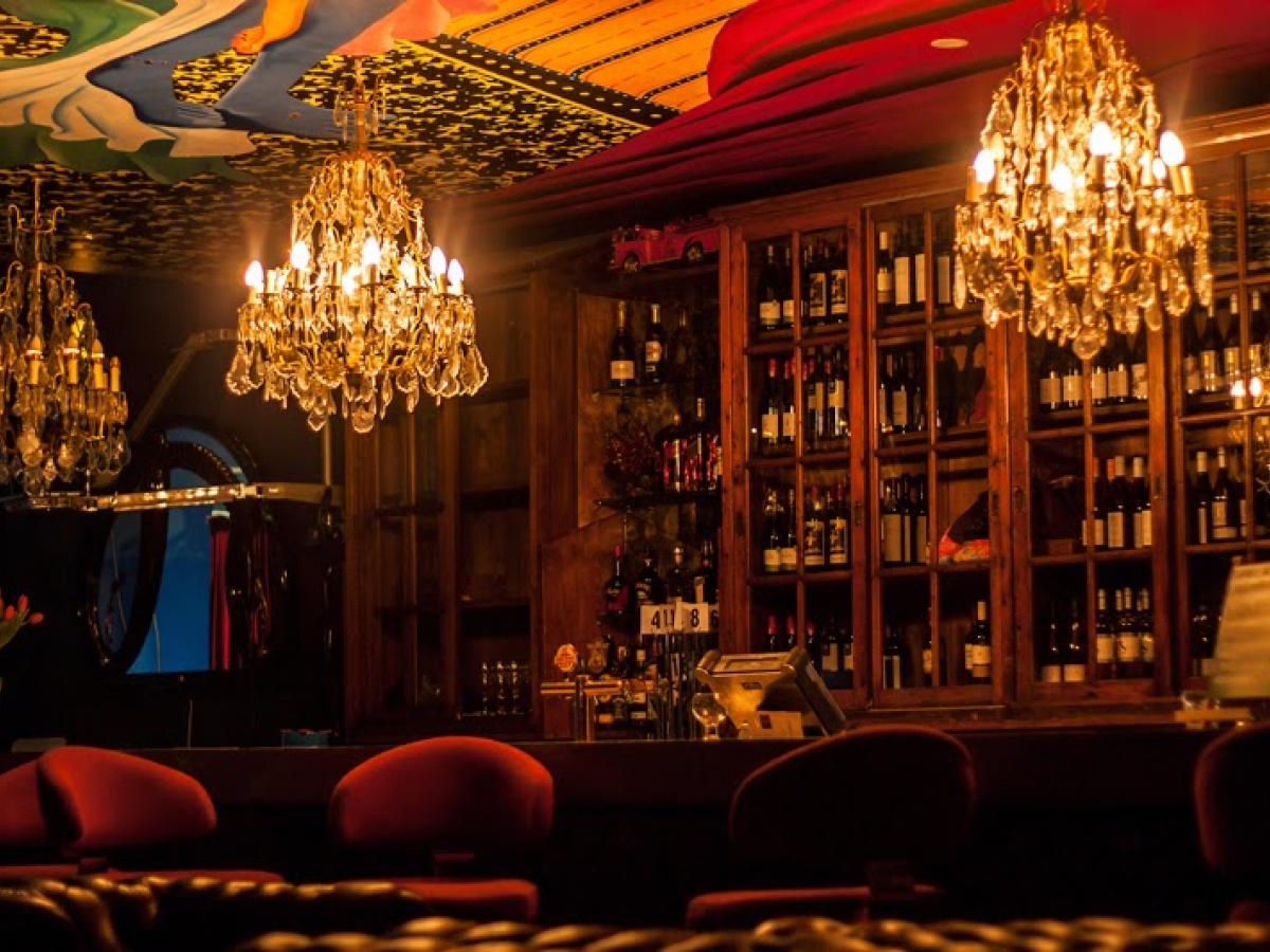 Lazybones Lounge Restaurant & Bar