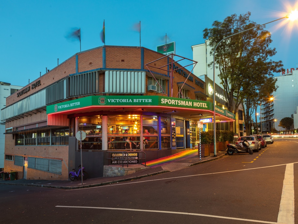 Sportsman Hotel