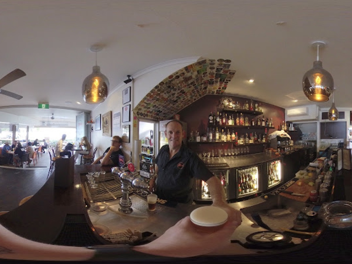 Flux Restaurant Lounge