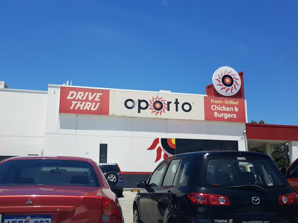 Oporto Rutherford Drive Thru, Rutherford