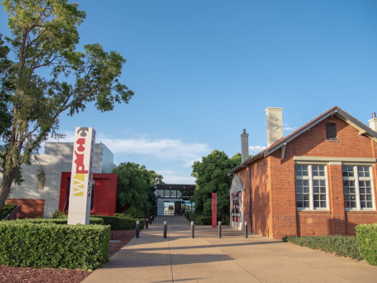 Western Plains Cultural Centre