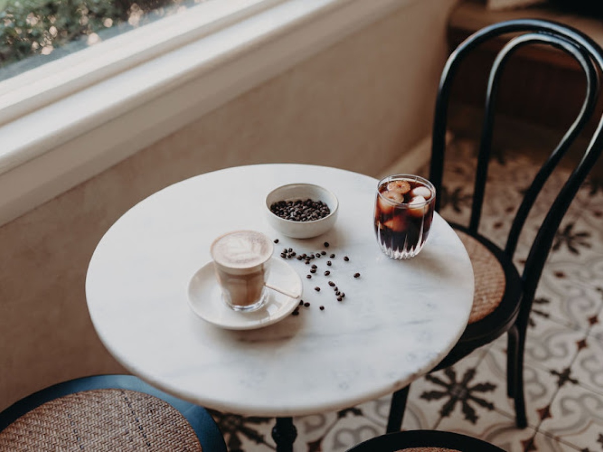 The Auctioneer Cafe and Bar