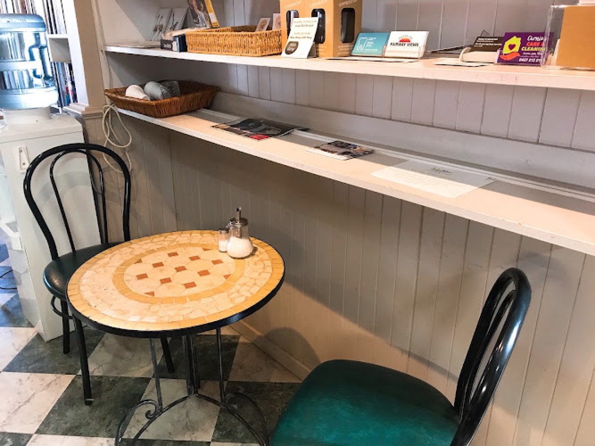 Chrissie’s Book Lounge