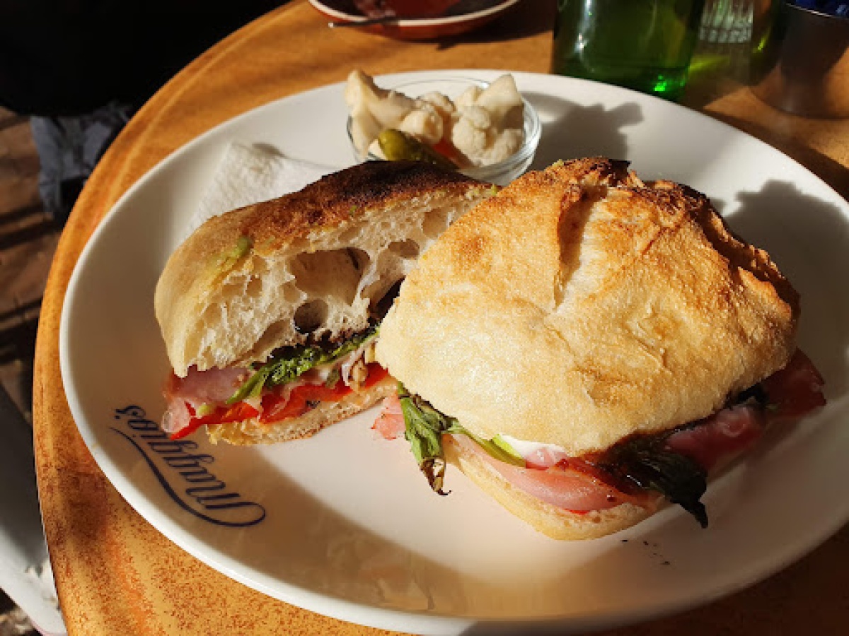 Maggio’s Cafe