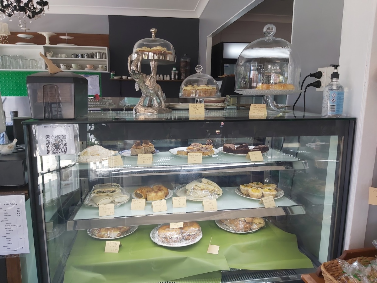 The Foxes Lair, Wooloowin
