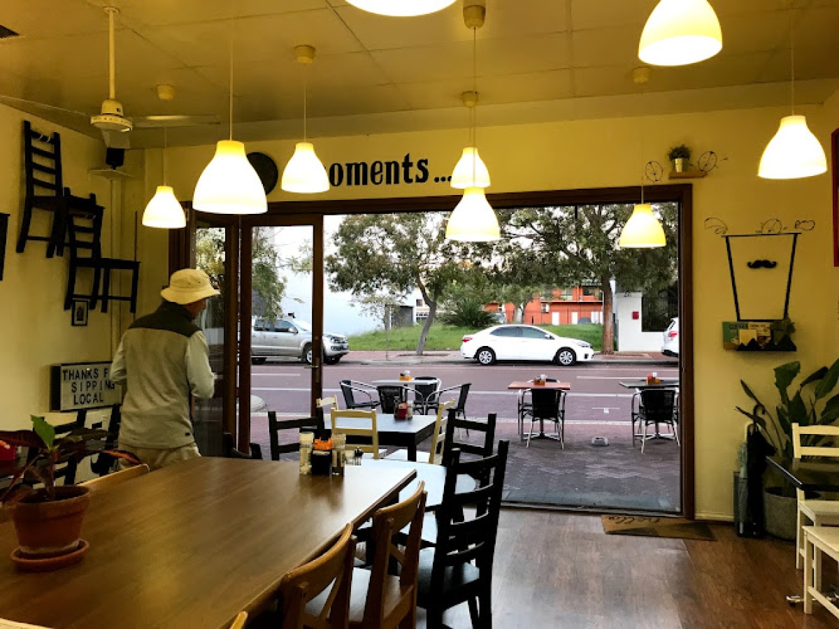 Moments Cafe