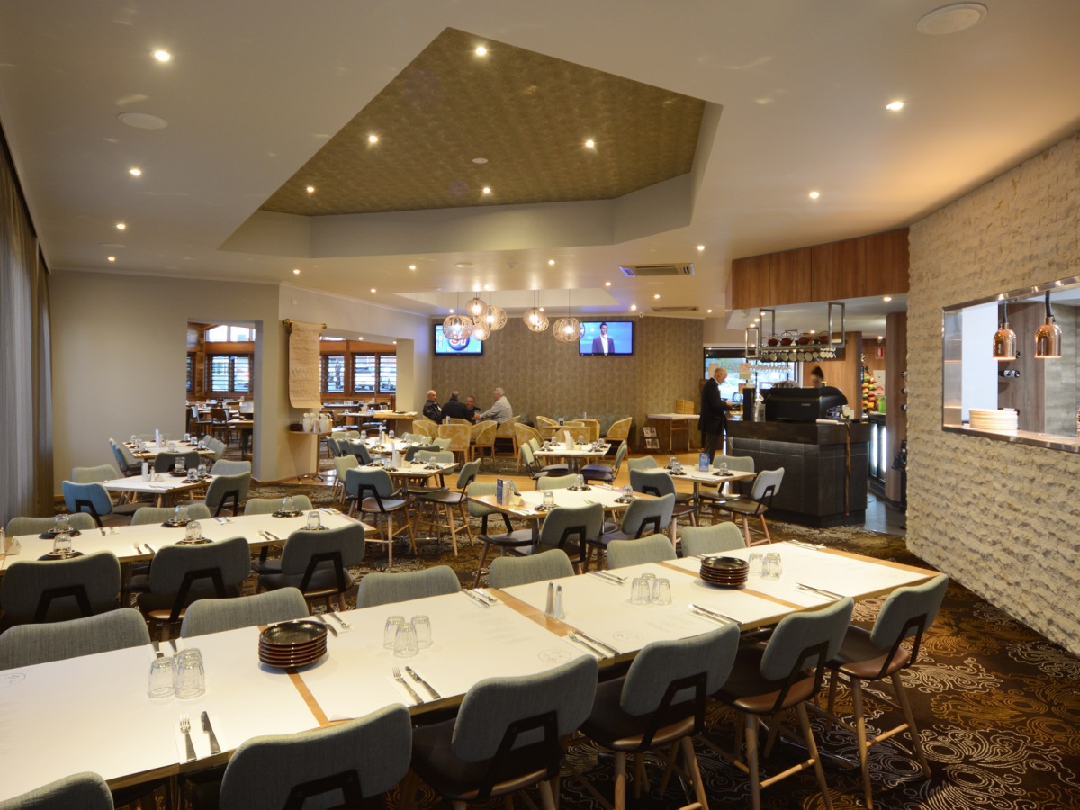 River Arms Hotel