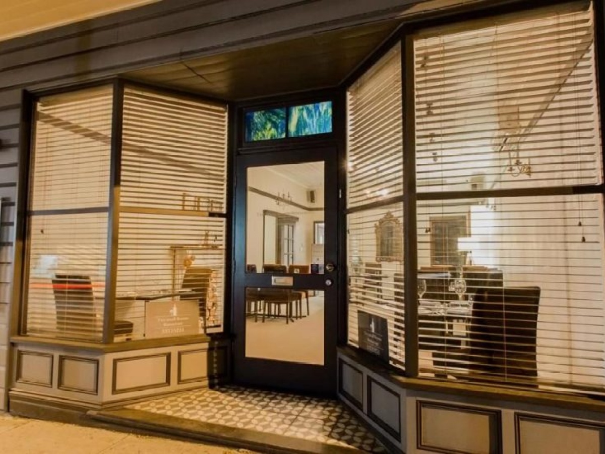 Two Small Rooms Restaurant