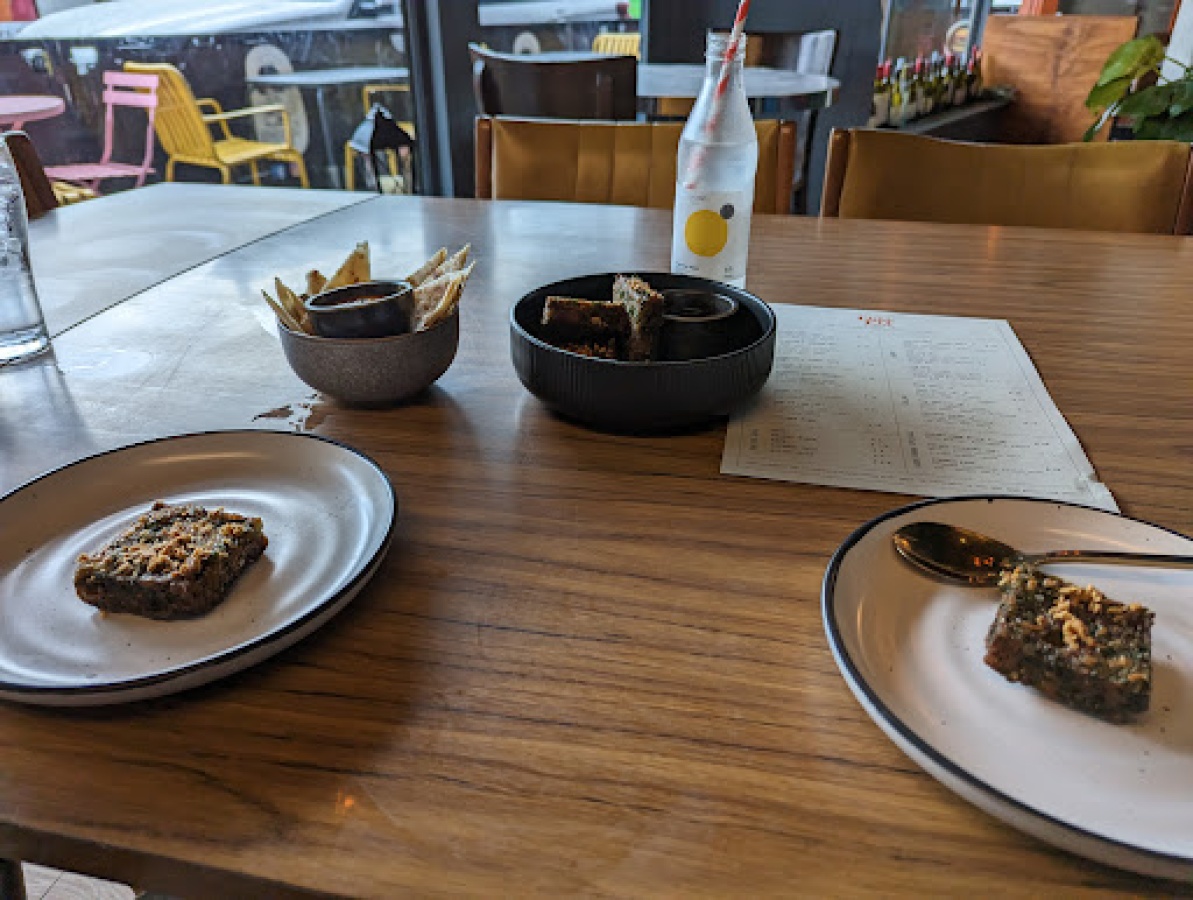 Khaomai Eatery n Bar