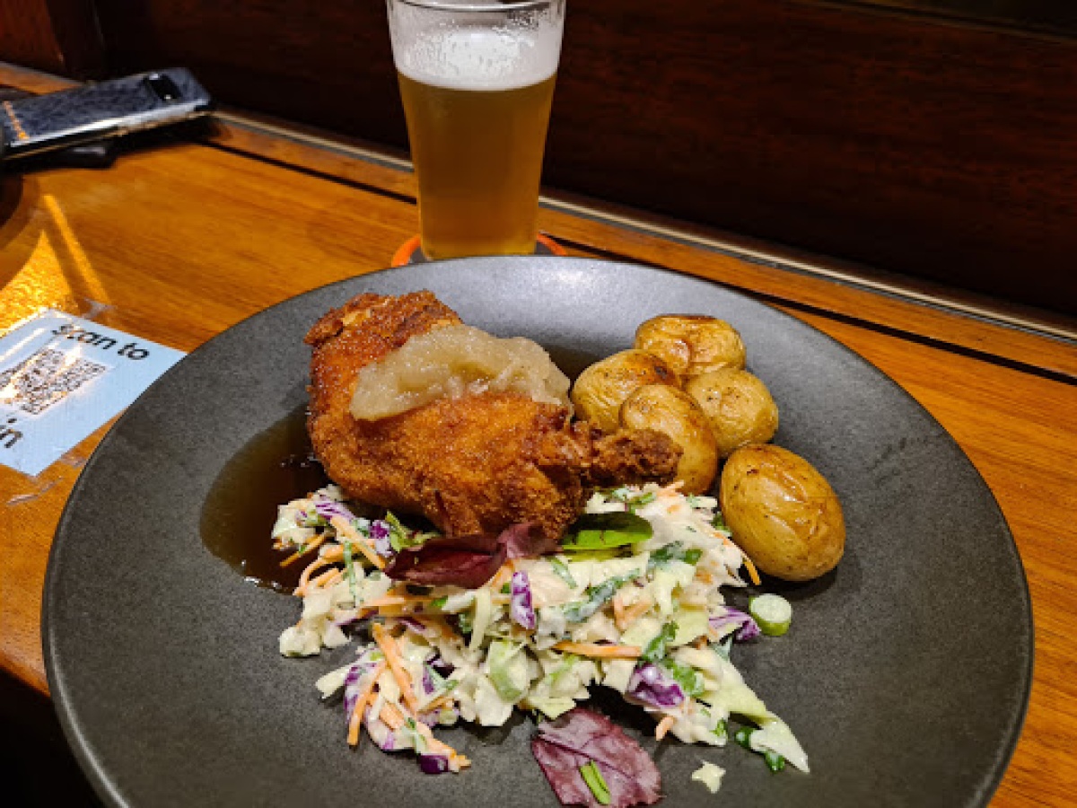 Main Street Bar and Eatery
