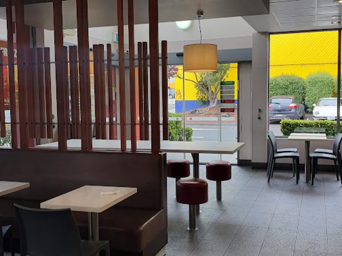 KFC Oakleigh, Oakleigh