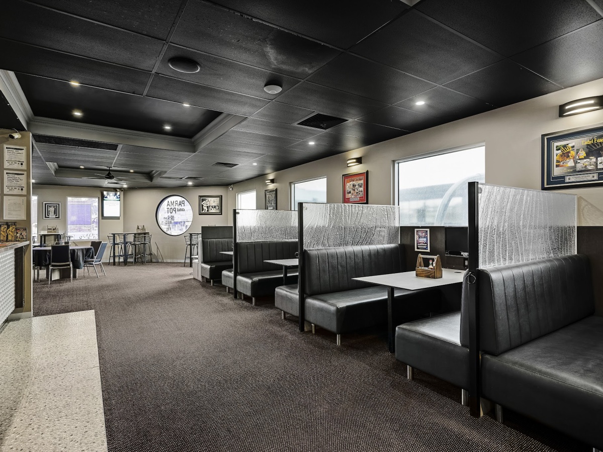 Hoops Sports Bar