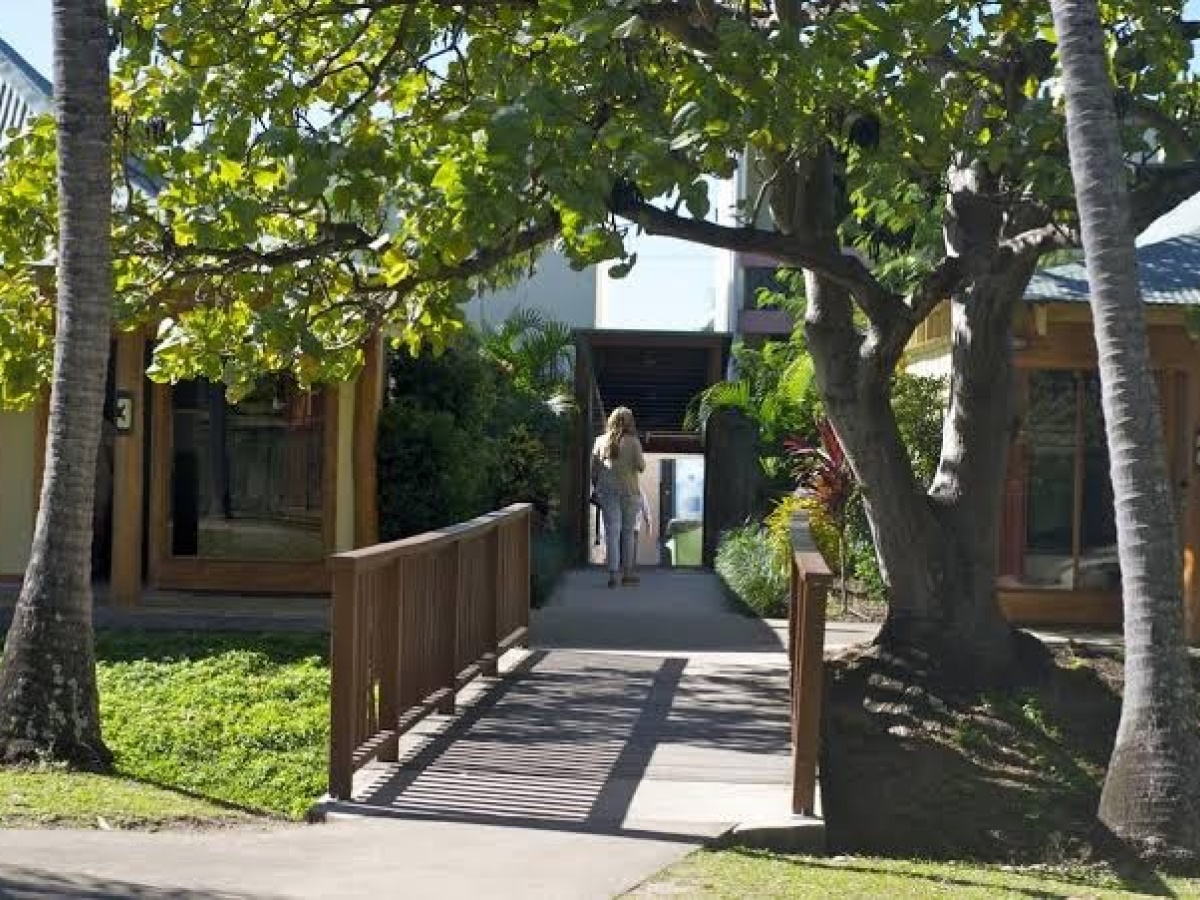 Nomads Airlie Beach Hostel