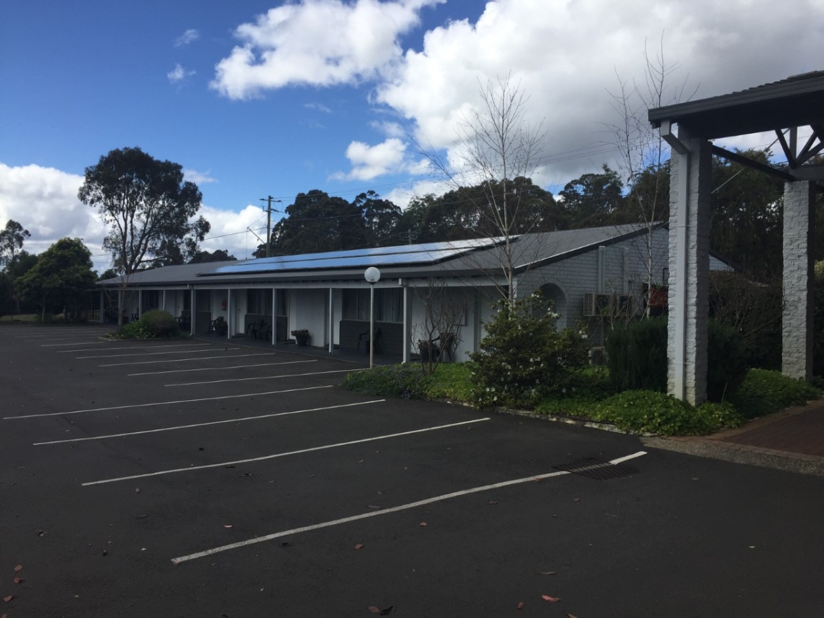 Kingsley Motel and Cabernet Restaurant