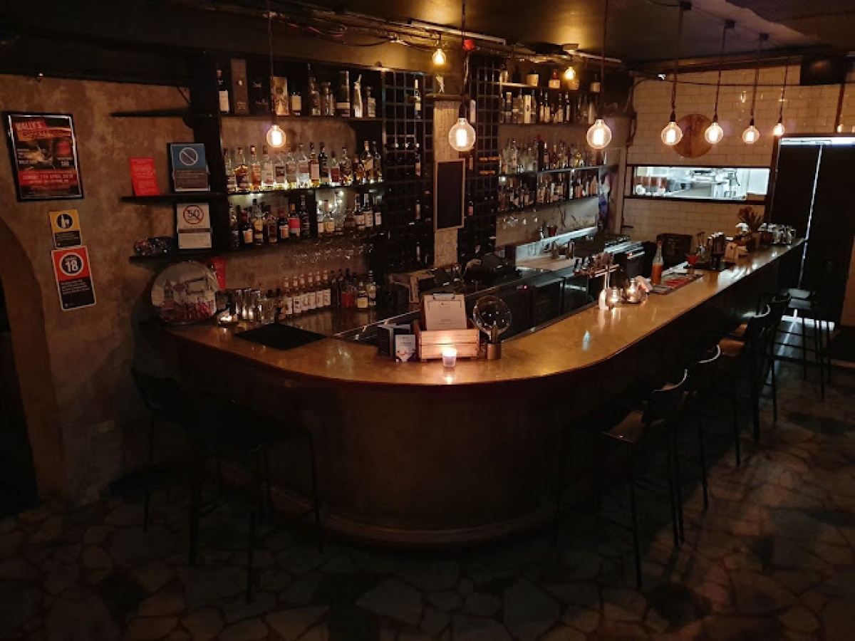 1933 Booze House & Kitchen