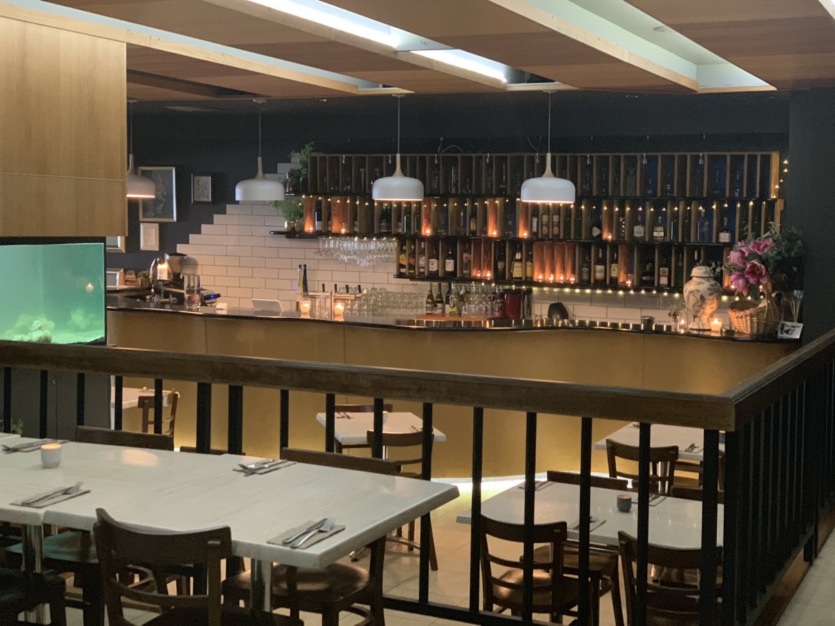 BACKSTAGE BAR & RESTAURANT
