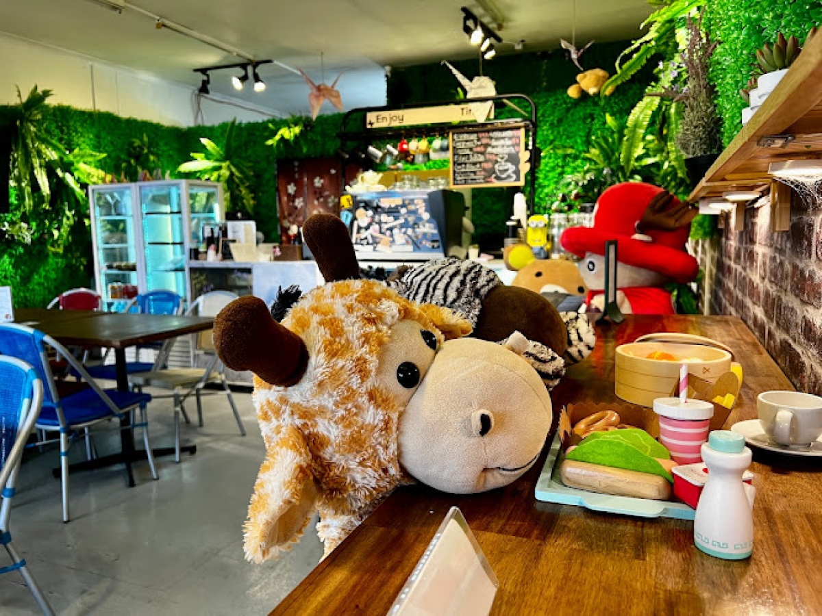 Kin & Gin HK Cafe