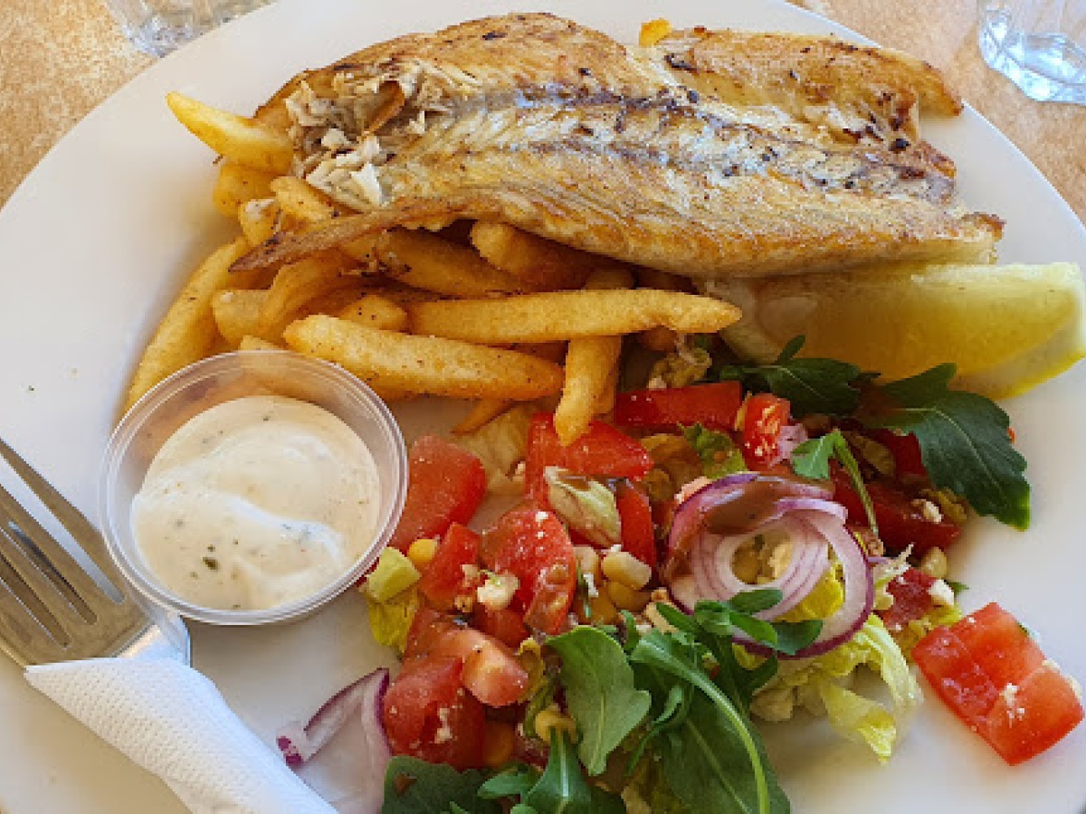 La Promenade Cafe