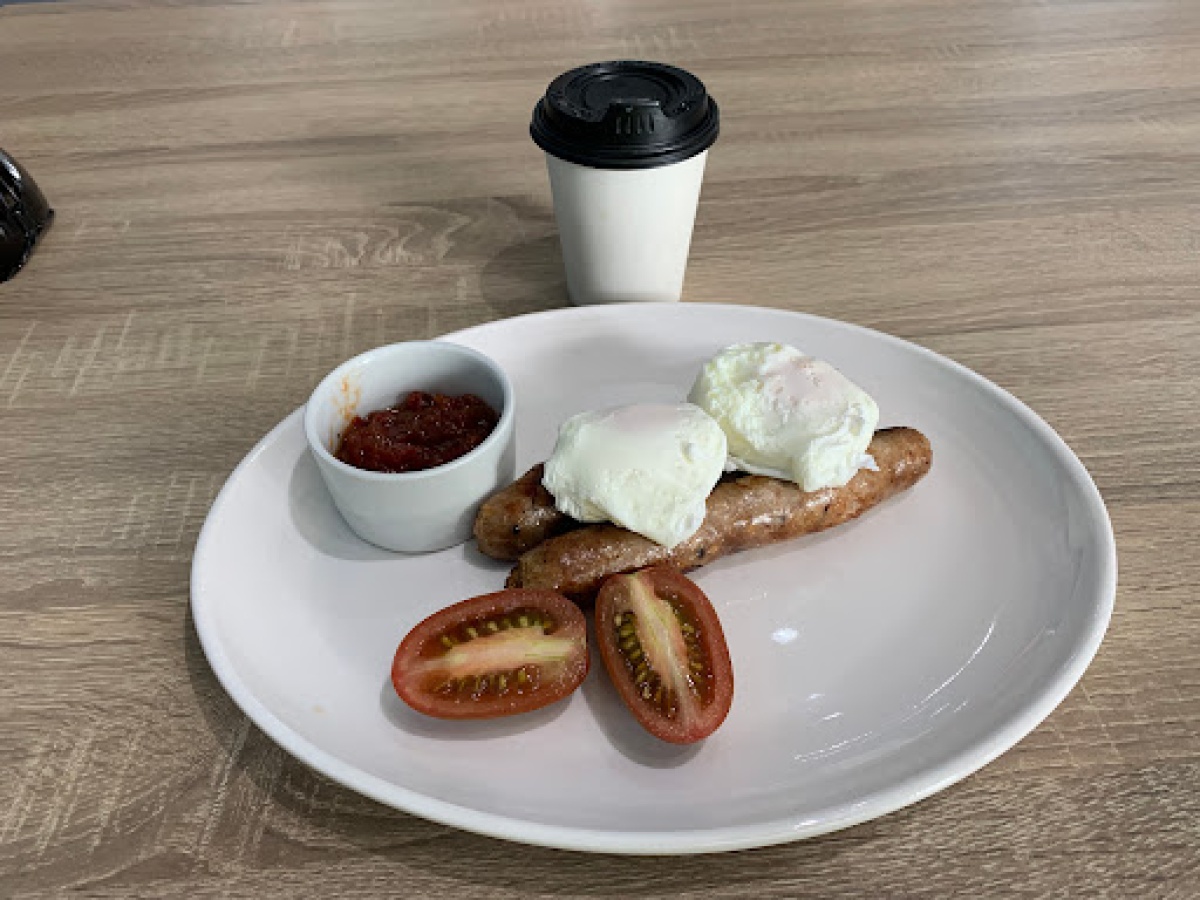 Meet me in the Middle Cafe