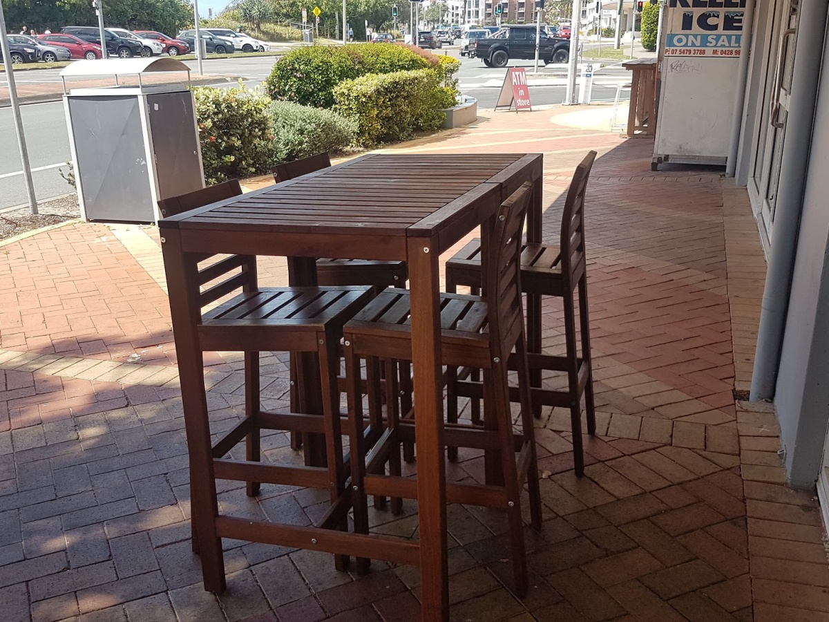 NIKONIKO Japanese Table