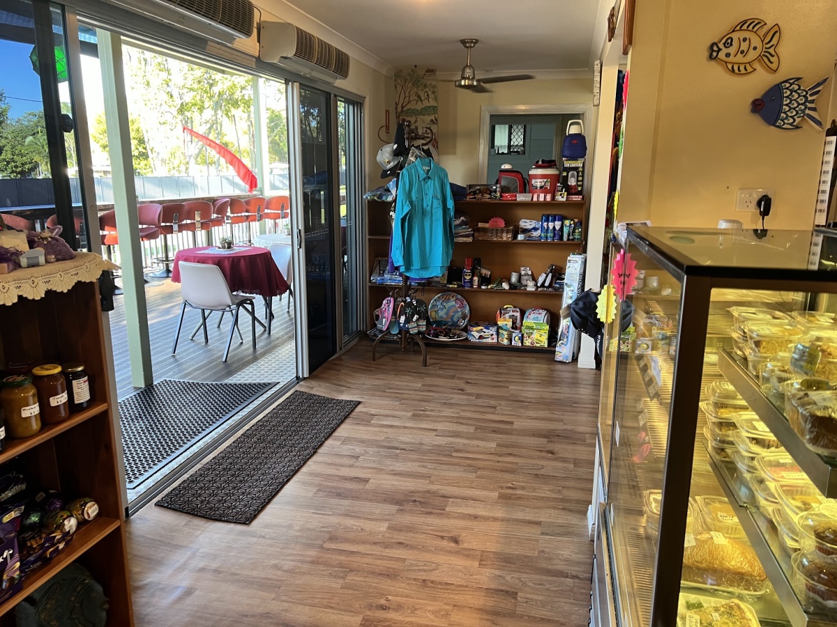 Poona Bay Cafe & General Store