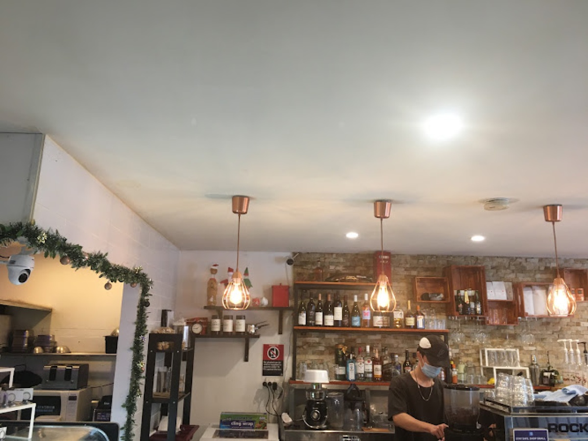 R cafe & restaurant