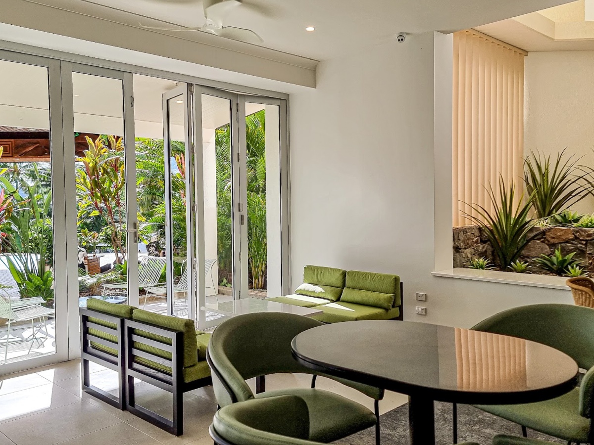Reef View Lounge