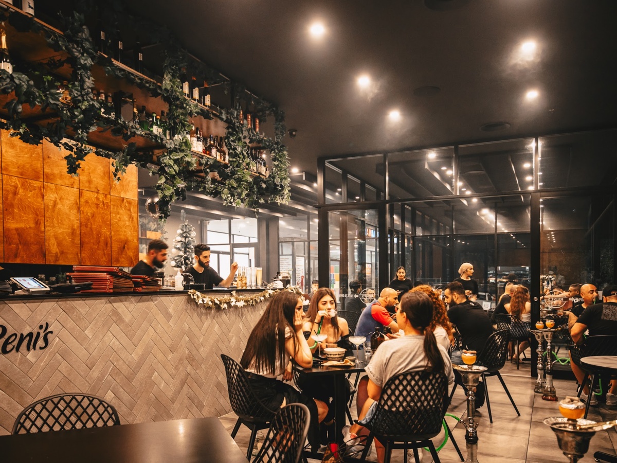 Reni’s Bar & Grill