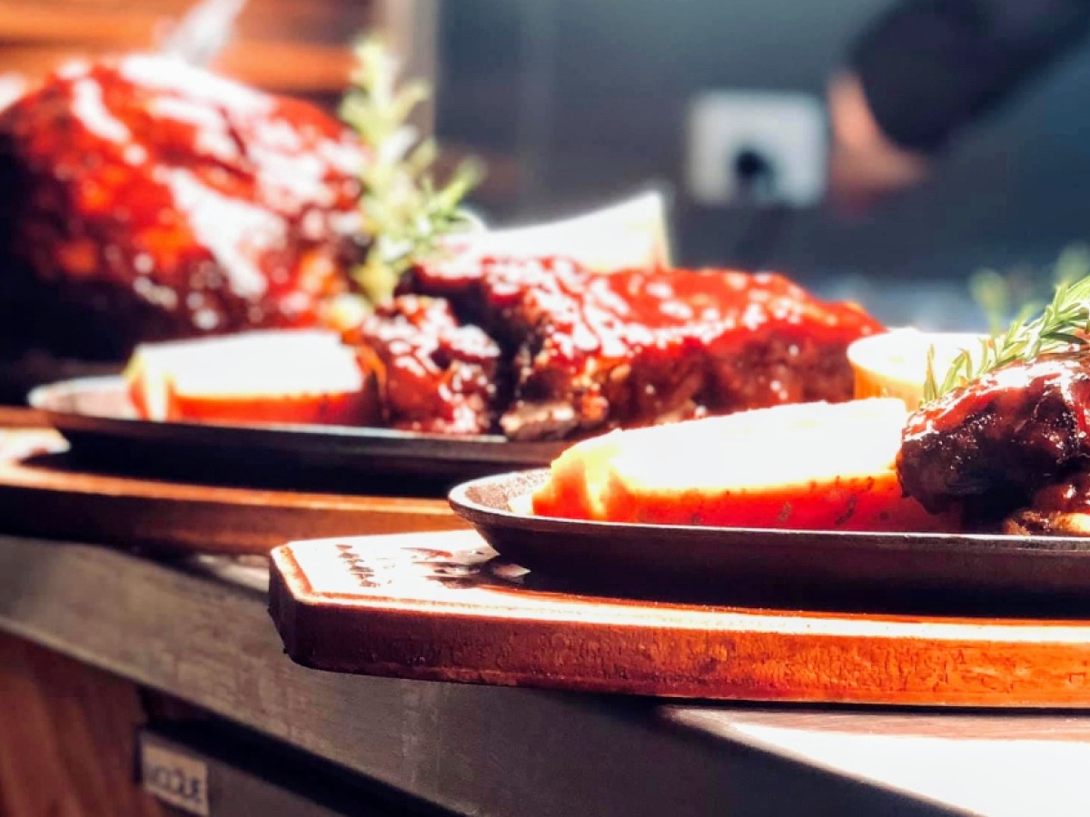 sSs BBQ Barns Bar N’ Grill