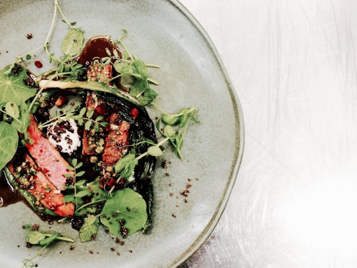Stelzer Road Supper Club, Stone Well