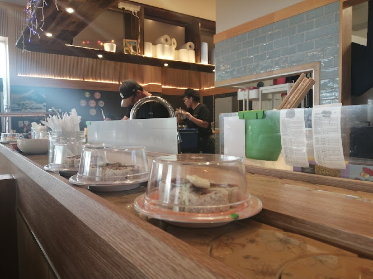 Sushi break (Sanctuary Cove)