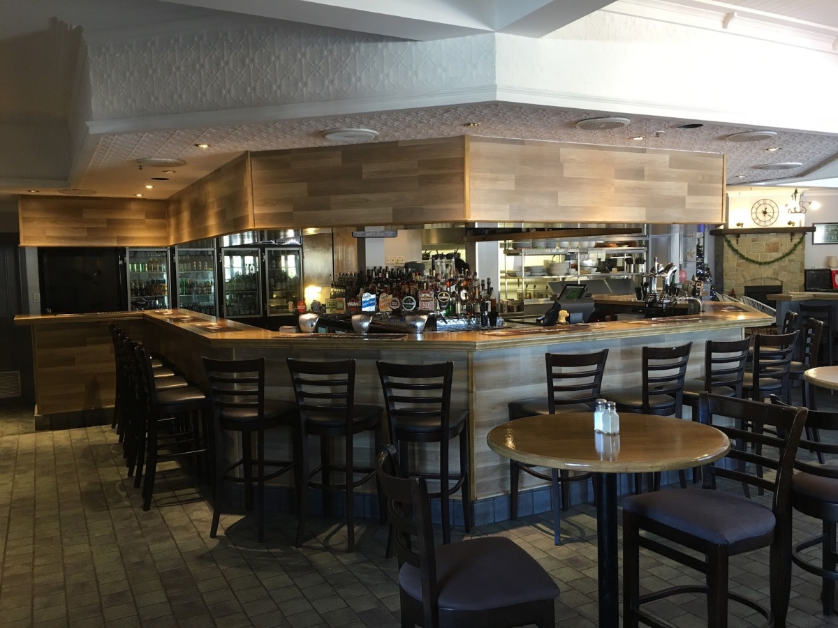 The Heights Bar & Bistro
