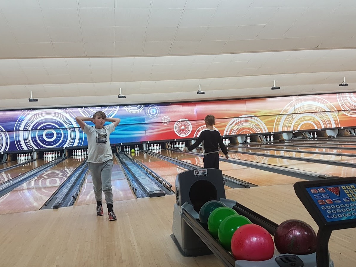 Zone Bowling Cross Road – Ten Pin Bowling, Laser Tag, Arcade Games