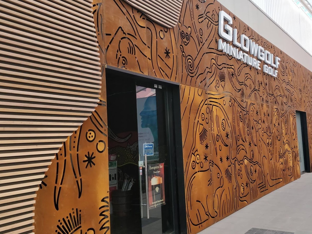Glowgolf and Le Bar Europeen