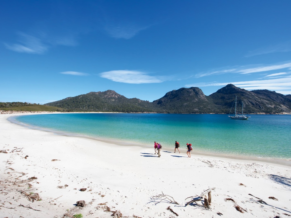 Wineglass Bay Sail Walk by Tasmanian Walking Company