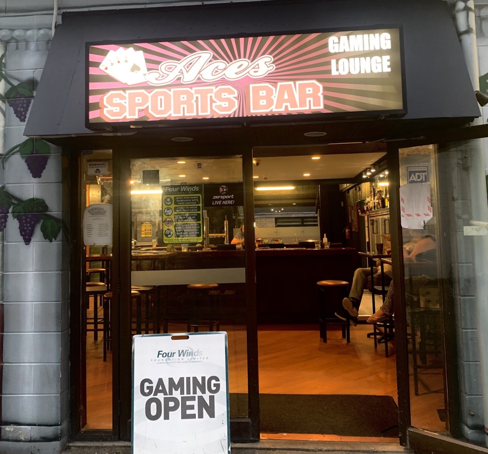 Aces Sports Bar