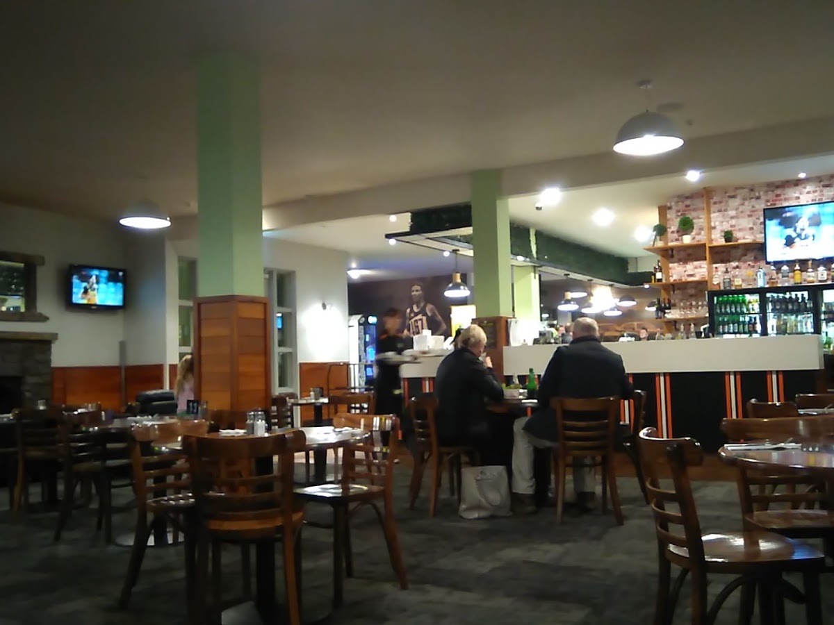 Ascot Sportshouse & Eatery
