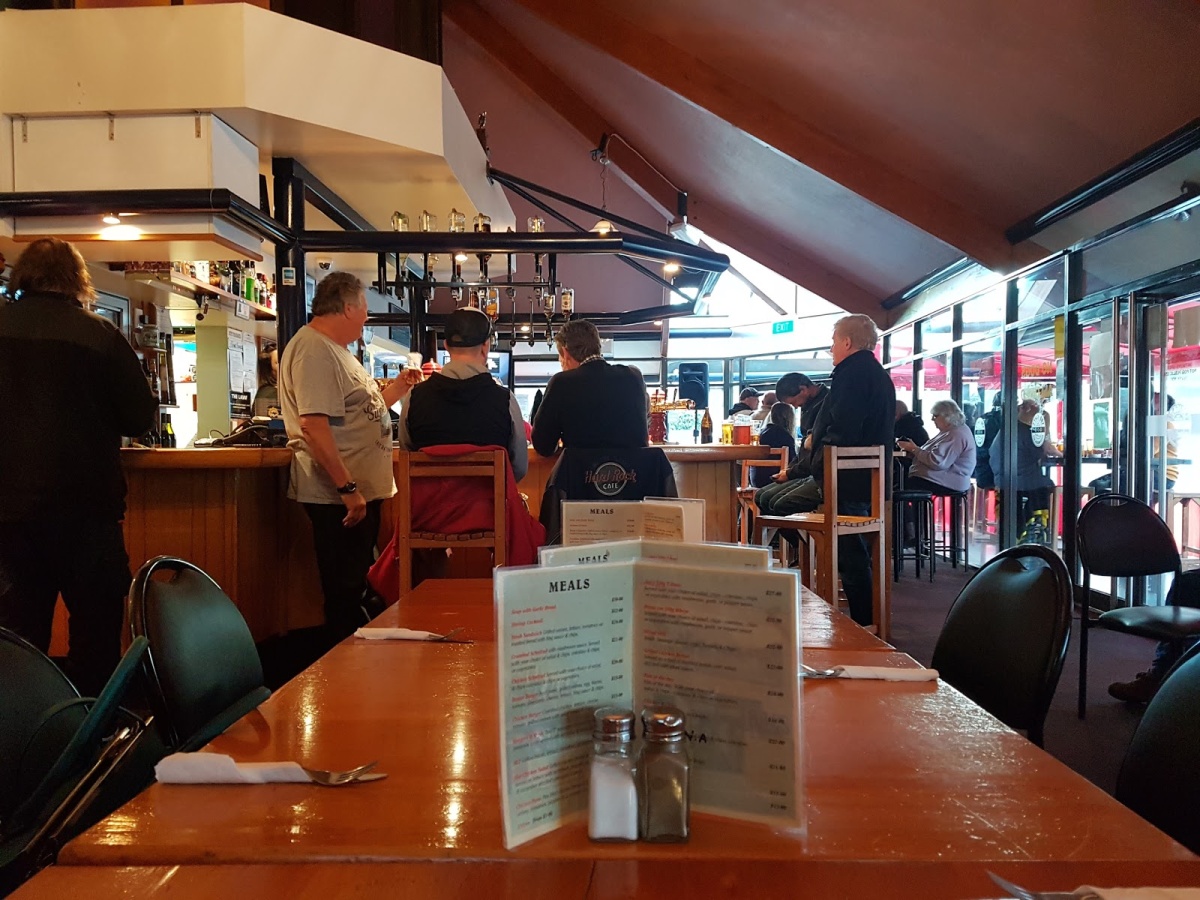 Bills Bar & Bistro