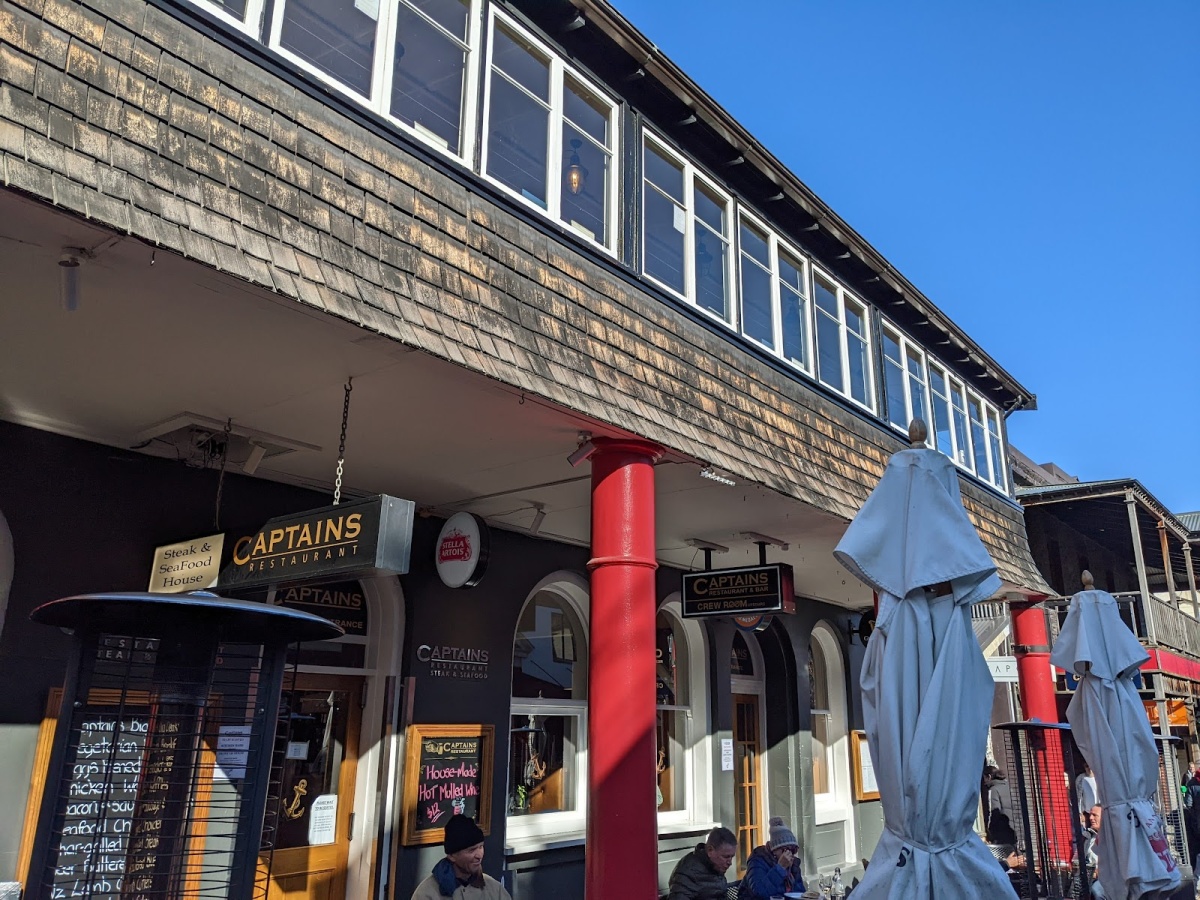 Captains Steak and Seafood Restaurant