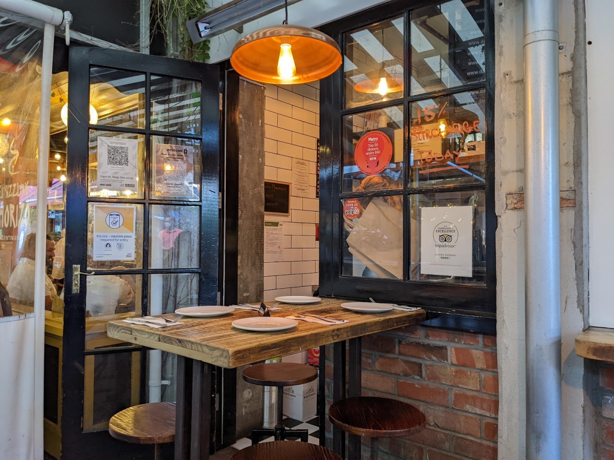 Dante’s Woodfired Pizzeria