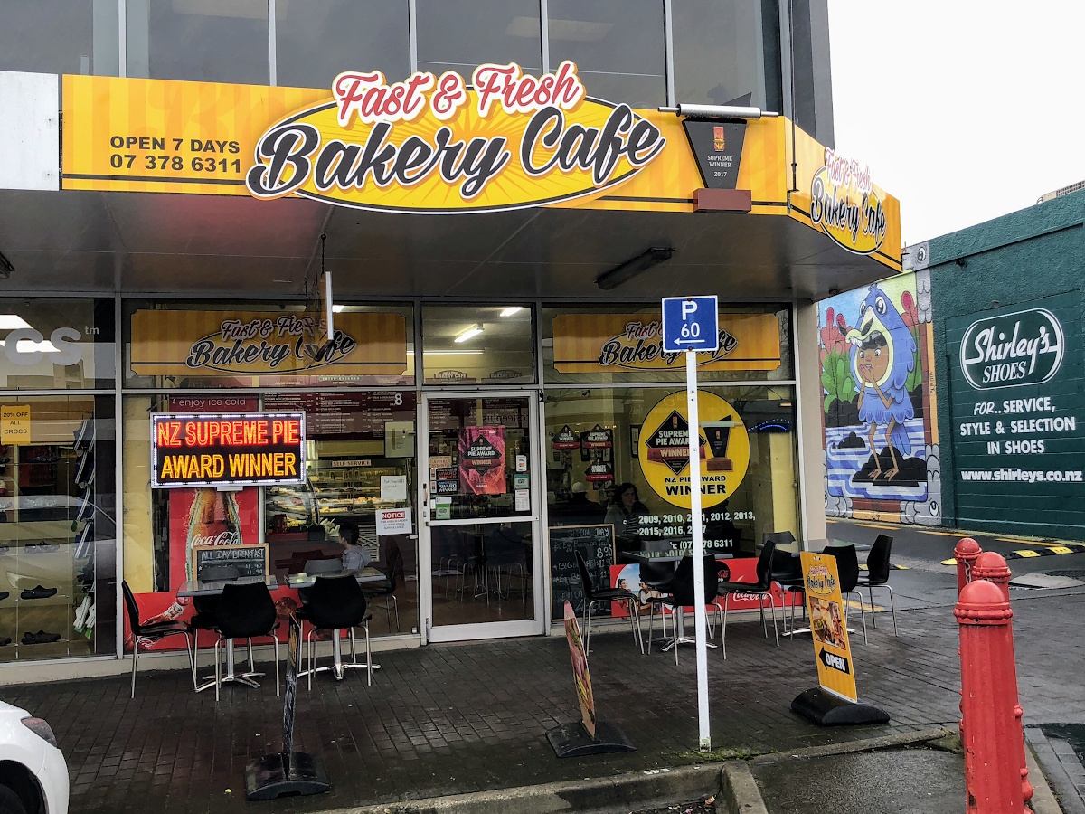 Fast & Fresh Bakery Cafe