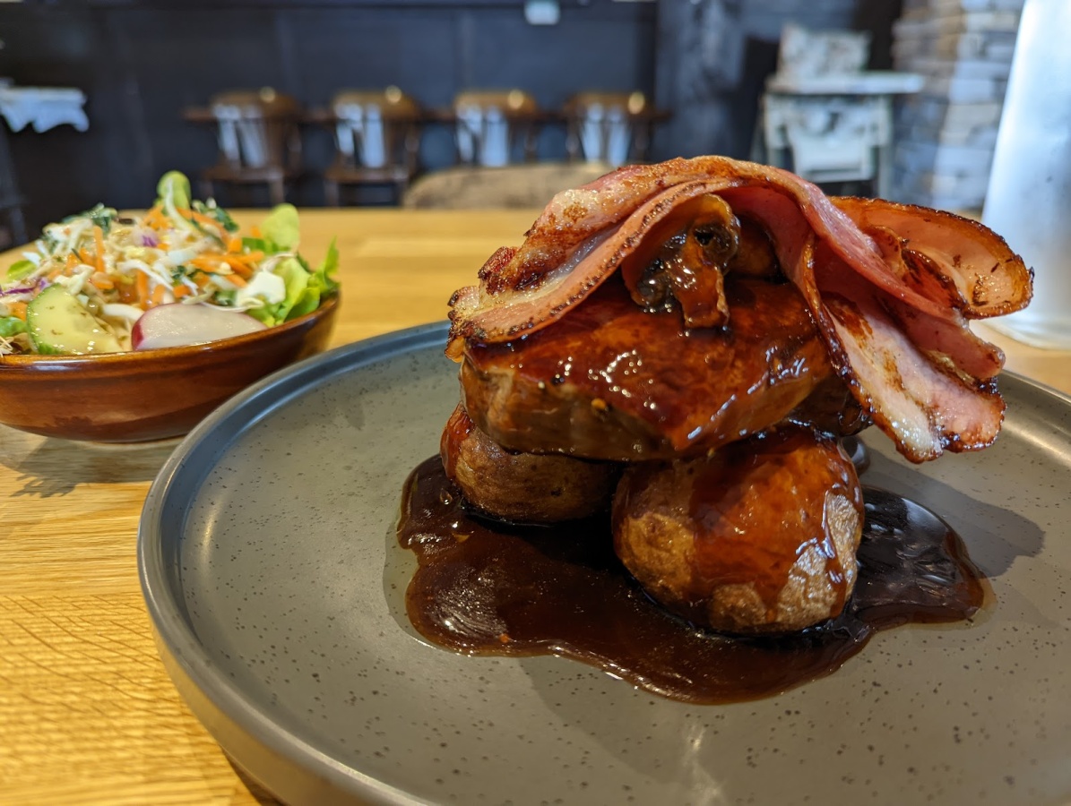 Fox & Hounds