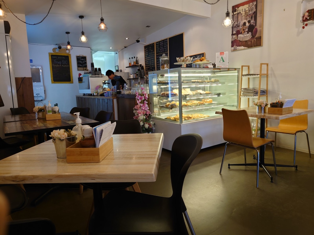 Golden Sands Cafe