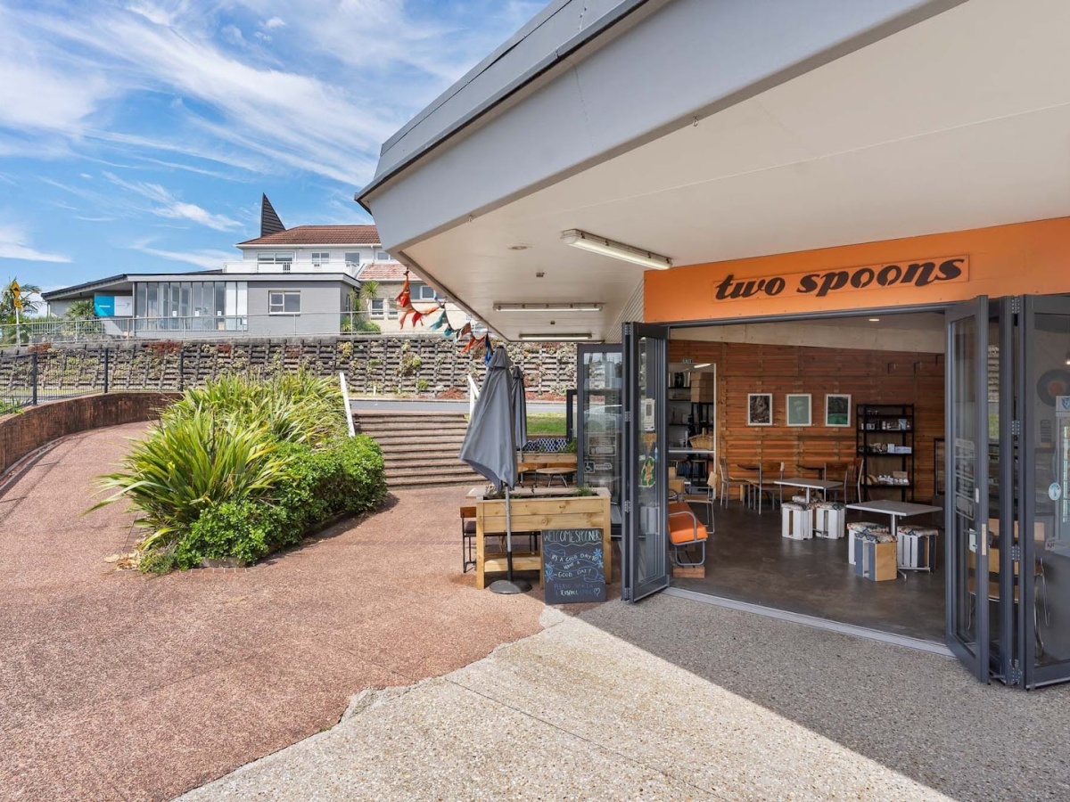 Two Spoons, Arkles Bay