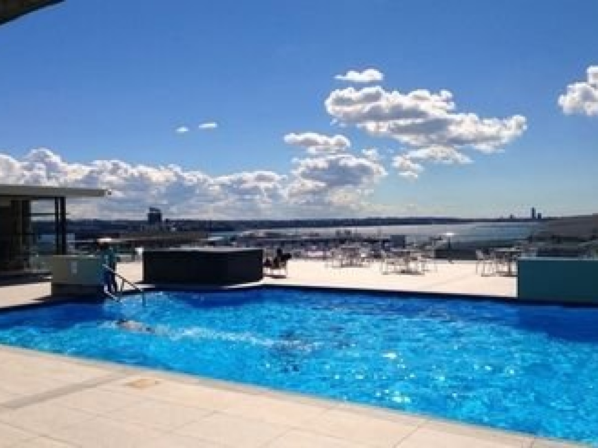 Down Under Hostels by the beach, Surfers Paradise