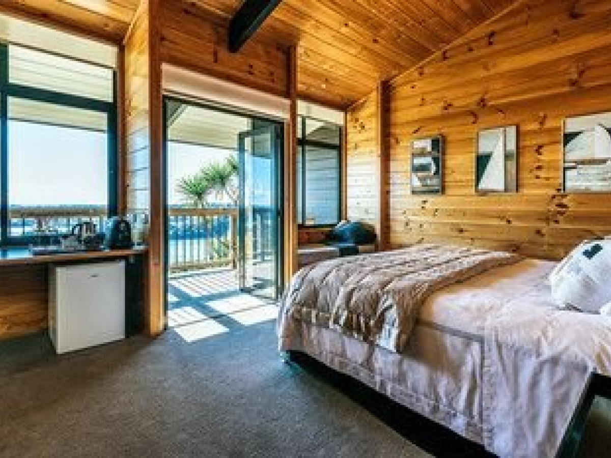 Te Whau Lodge
